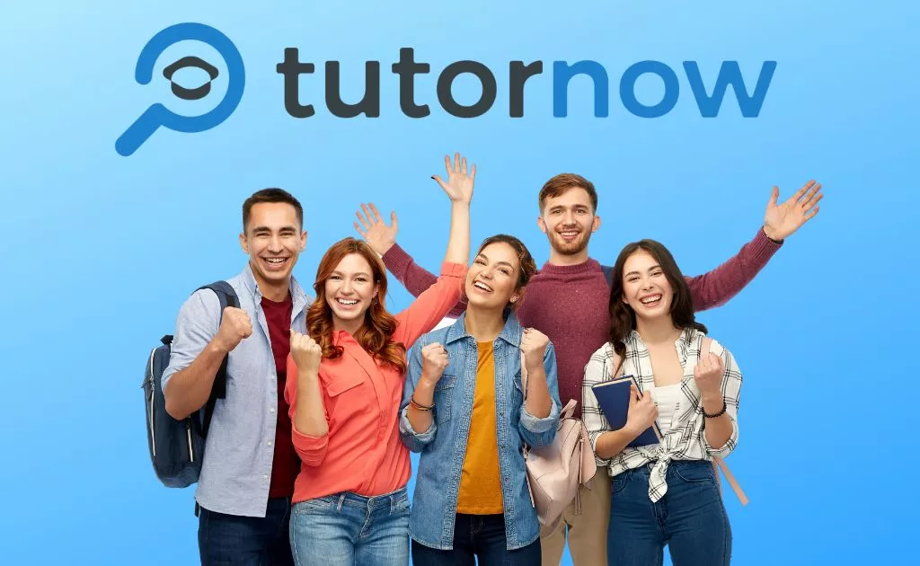 studenti e studentesse in posa di gruppo su sfondo azzurro con logo tutornow